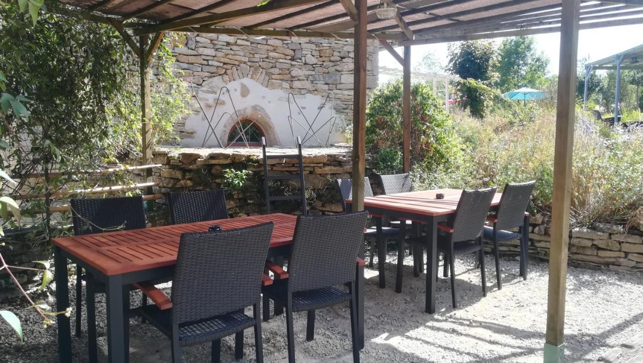 Le Mas De Carrie Bed & Breakfast Parisot  Exterior photo