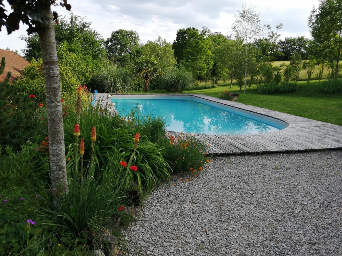 Le Mas De Carrie Bed & Breakfast Parisot  Exterior photo